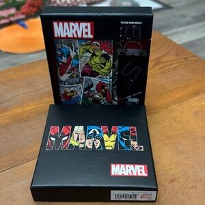 Marvel Heroes Comic Wallet with Chain